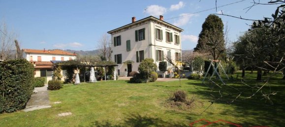 4 bedrooms Villa in Capannori, Italy No. 110339 2