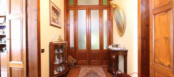 4 bedrooms Villa in Capannori, Italy No. 110339 9