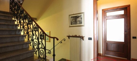 4 bedrooms Villa in Capannori, Italy No. 110339 12