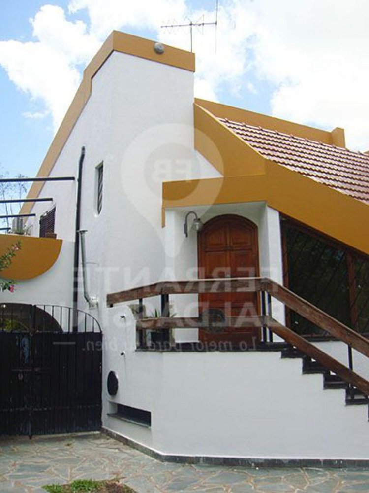 3 bedrooms House in Almirante Brown, Argentina No. 72591