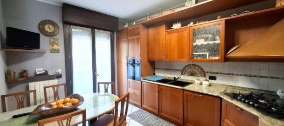 4 bedrooms Villa in Melzo, Italy No. 357858 10