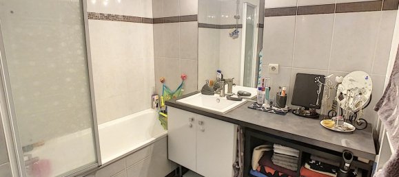 2 rooms Apartment in Saint-Denis, France No. 181716 4