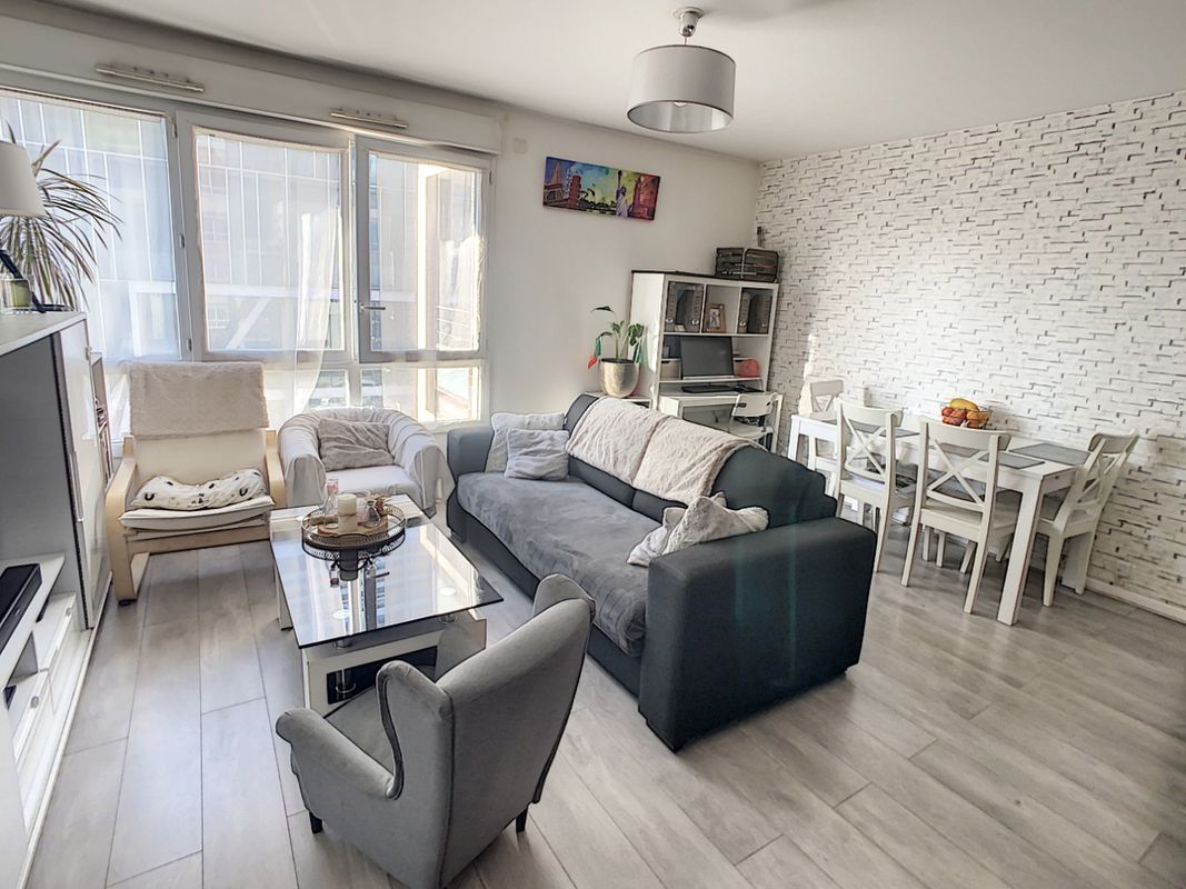 2 rooms Apartment in Saint-Denis, France No. 181716