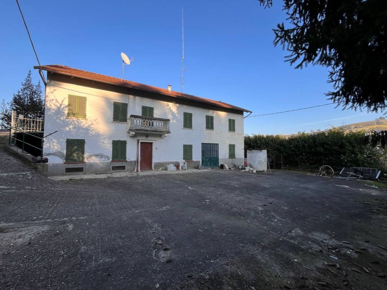 5-Zimmer Haus in Canelli, Italy, Nr. 101882