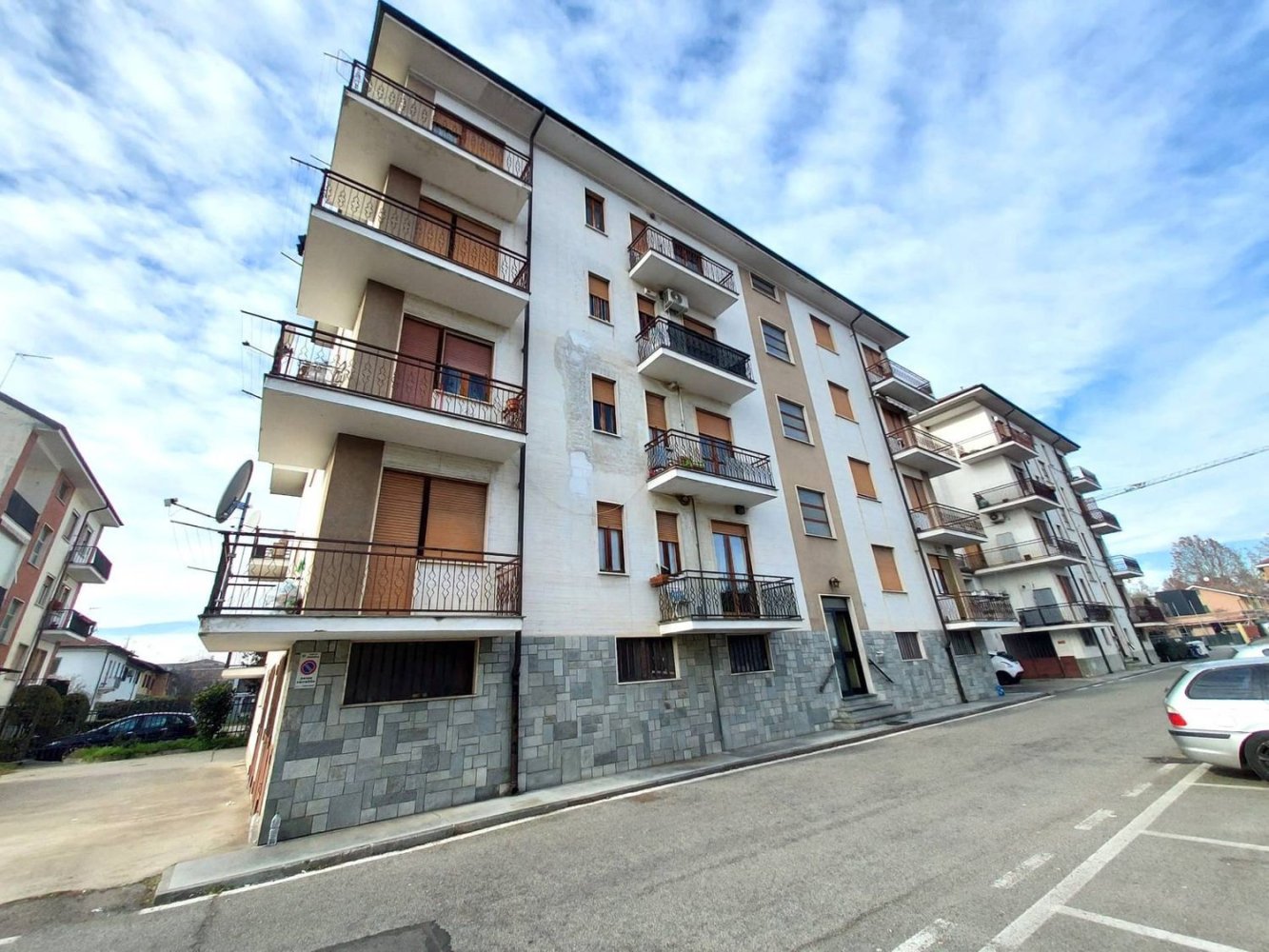 3غرفة شقة في Carmagnola, Italy رقم 173926