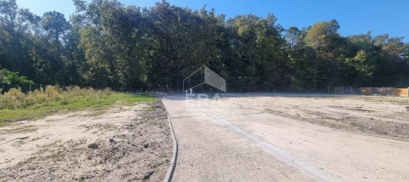  Land in Avensan, France No. 81712 4