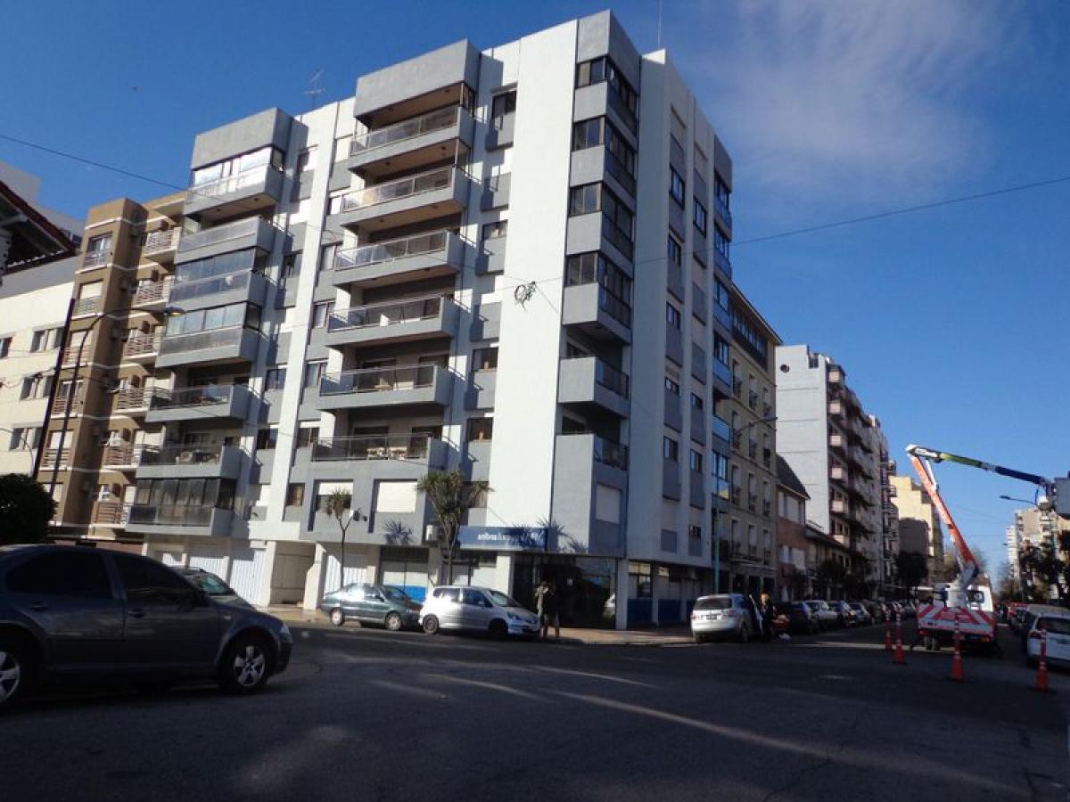 4 bedrooms Apartment in Mar del Plata, Argentina No. 102114