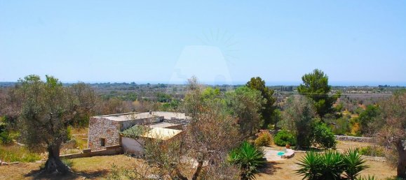 5 bedrooms House in Salve, Italy No. 323630 2