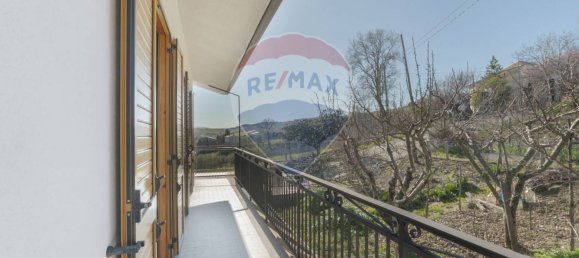 4 bedrooms House in Gessopalena, Italy No. 58195 40