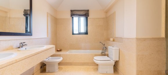 4 bedrooms Penthouse in Malaga, Spain No. 121983 11