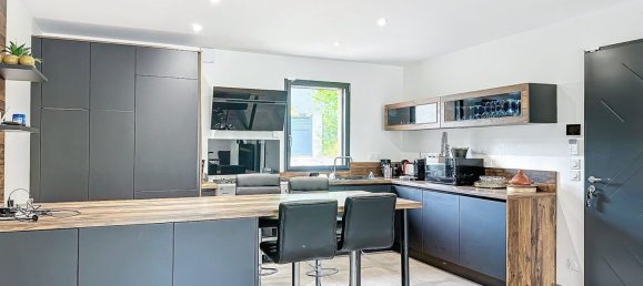 4 bedrooms House in Saint-Avertin, France No. 66988 3