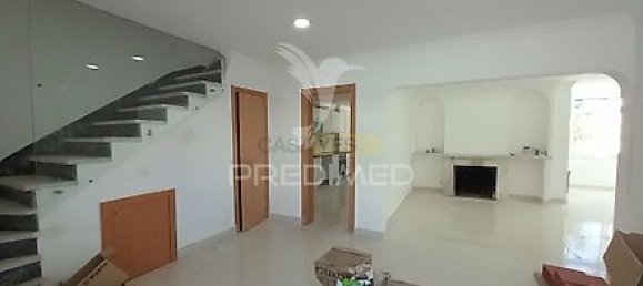 Casa de 3 dormitorios en Cascais, Portugal No. 27510 2