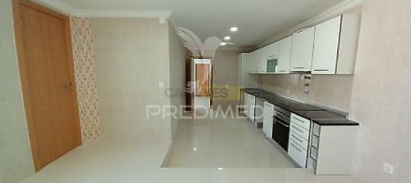 Casa de 3 dormitorios en Cascais, Portugal No. 27510 10