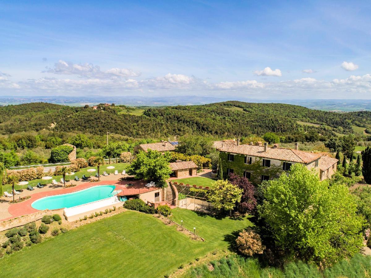 20 bedrooms Villa in Monteroni d'Arbia, Italy No. 211973