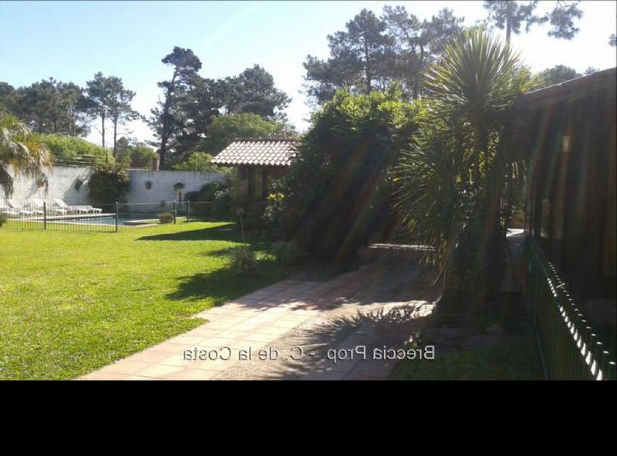 3 bedrooms House in Canelones, Uruguay No. 11651