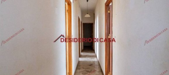 5-salle Bâtiment à Trabia, Italy No. 198947 49