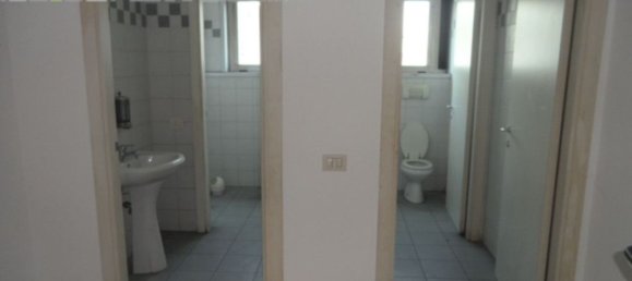 Склад 8000м² в Скио, Италия № 293074 3