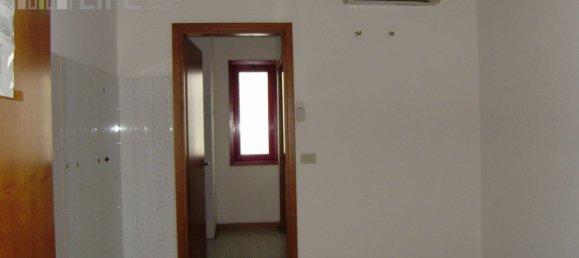 Склад 8000м² в Скио, Италия № 293074 2