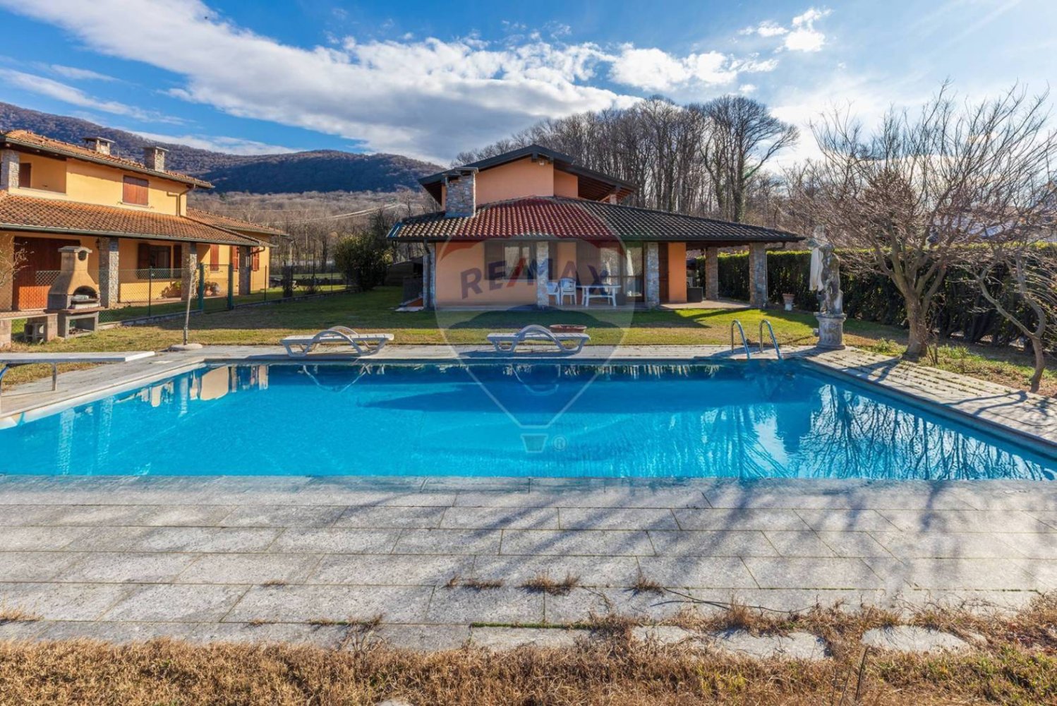 4 Schlafzimmer Villa in Azzio, Italy, Nr. 61658