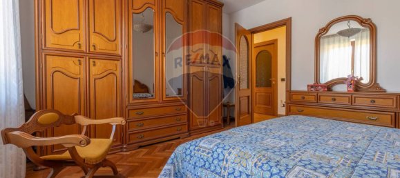 4 Schlafzimmer Villa in Azzio, Italy, Nr. 61658 19