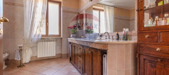 4 Schlafzimmer Villa in Azzio, Italy, Nr. 61658 16