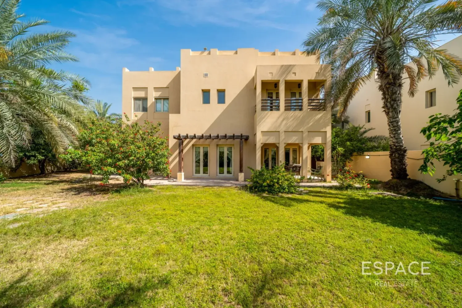4 Schlafzimmer Villa in Meadows, UAE, Nr. 209161