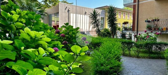 2 bedrooms Apartment in Verona, Italy No. 353944 3