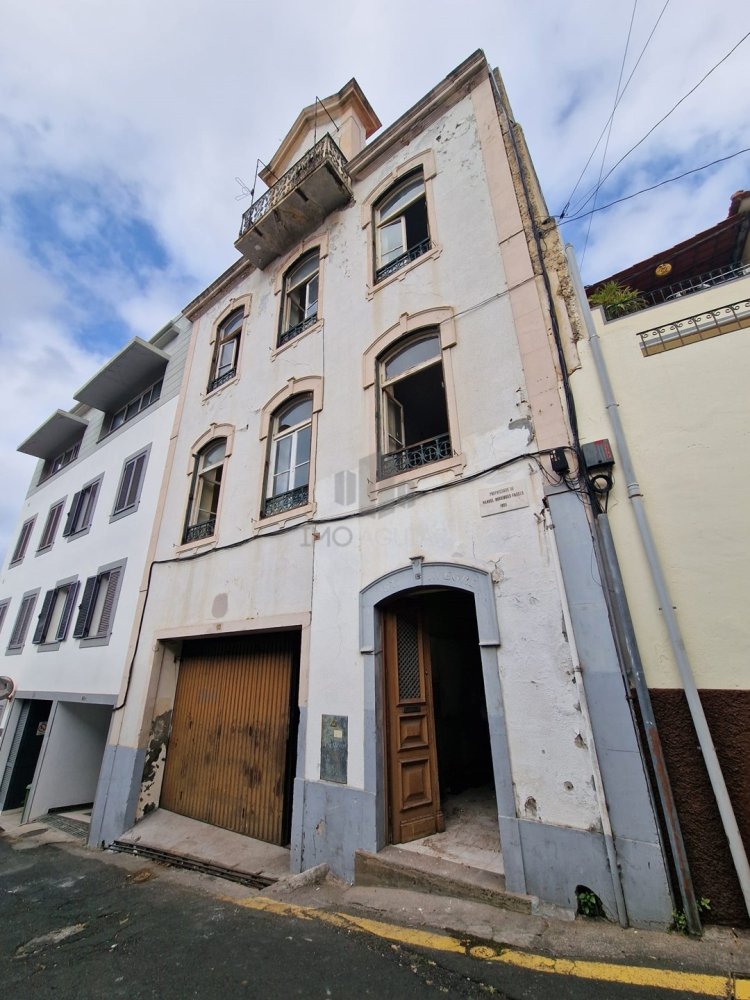 12 bedrooms Building in Funchal, Portugal No. 215238