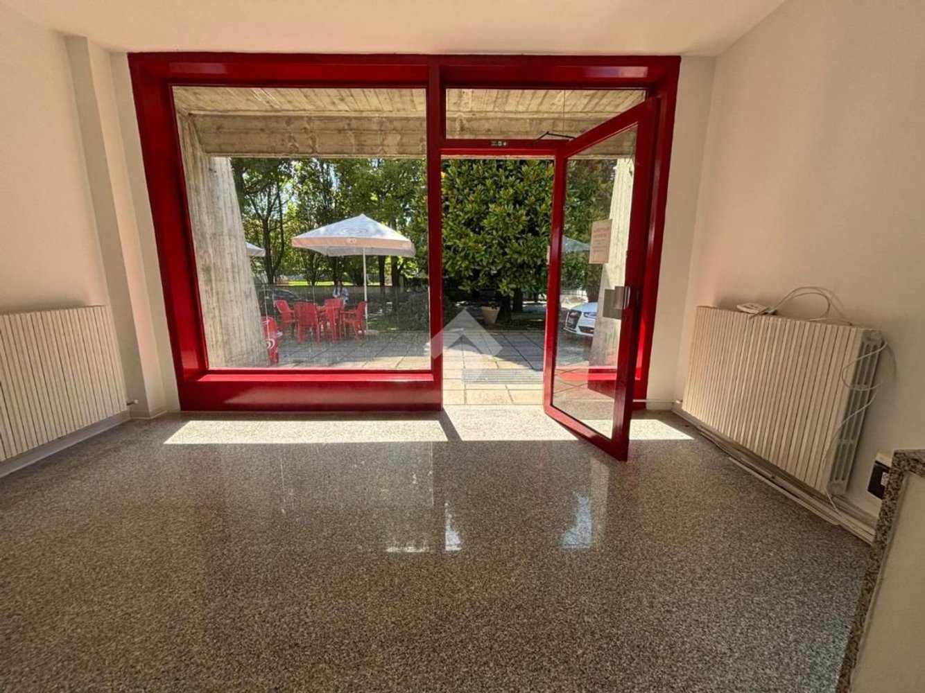 Oficina en Romano di Lombardia, Italy 75 m² No. 364750