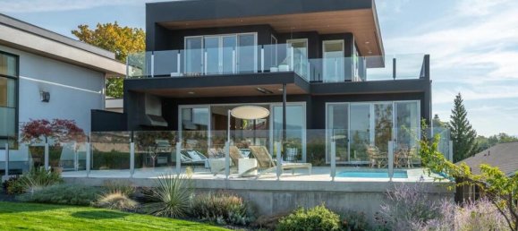 4 bedrooms House in British Columbia, Canada No. 1176 7