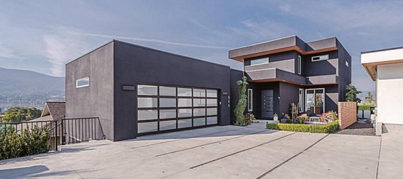 4 bedrooms House in British Columbia, Canada No. 1176 5