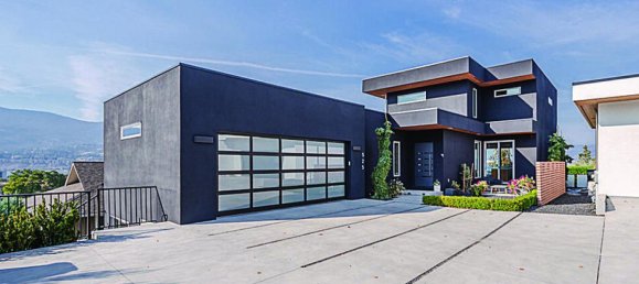 4 bedrooms House in British Columbia, Canada No. 1176 3