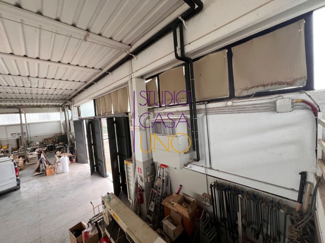 Almacén en Laterina Pergine Valdarno, Italy 615 m² No. 43529