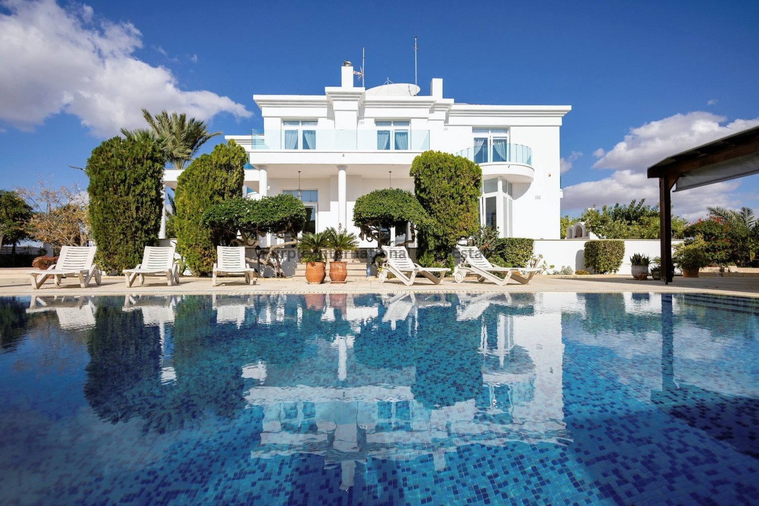 7 bedrooms Villa in Oroklini, Cyprus No. 5100