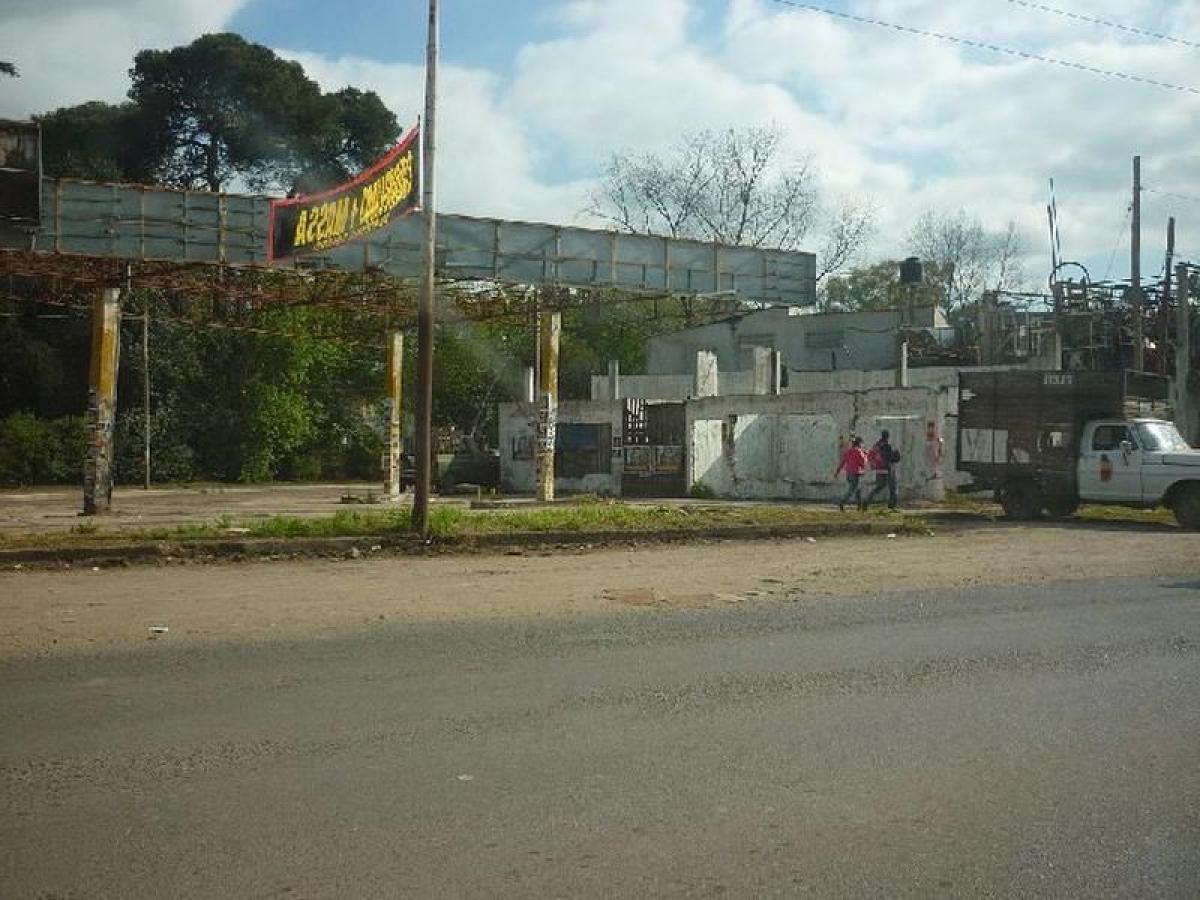  قطعة أرض في Malvinas Argentinas, Argentina رقم 30925