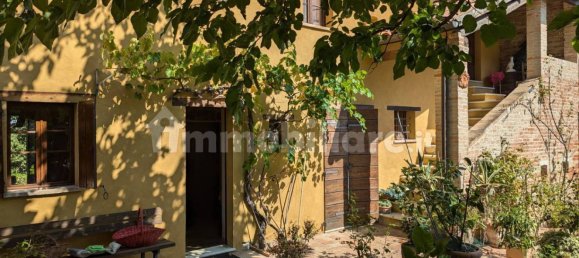 3 Schlafzimmer Haus in Montefelcino, Italy, Nr. 135687 3
