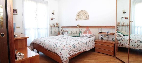 3 غرف نوم فيلا في Roncello, Italy رقم 15642 25