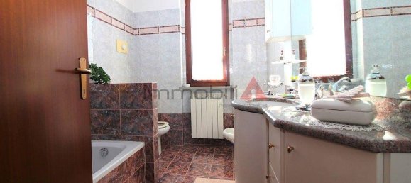 3 غرف نوم فيلا في Roncello, Italy رقم 15642 21