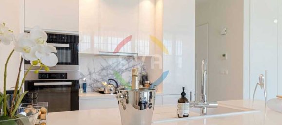 3 bedrooms Penthouse in Limassol, Cyprus No. 21300 2