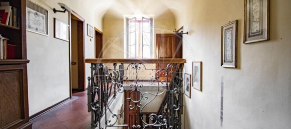 Casa de 5 habitaciónes en Prato, Italy No. 68820 11