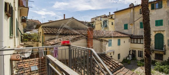 Casa de 5 habitaciónes en Prato, Italy No. 68820 20