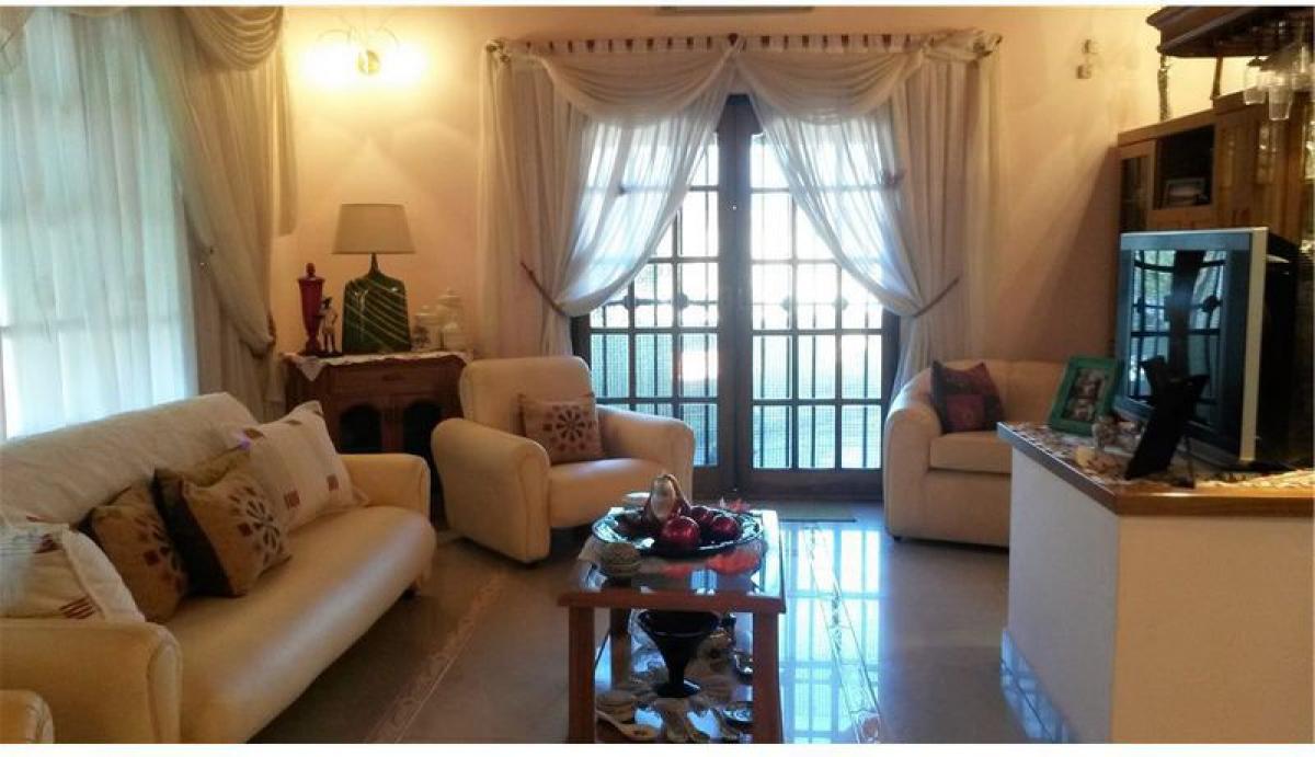 Дом с 3 спальнями в Буэнос-Айрес, Аргентина № 68744