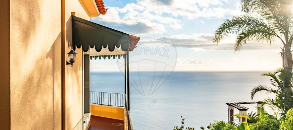 3 bedrooms House in Canico, Portugal No. 22098 12