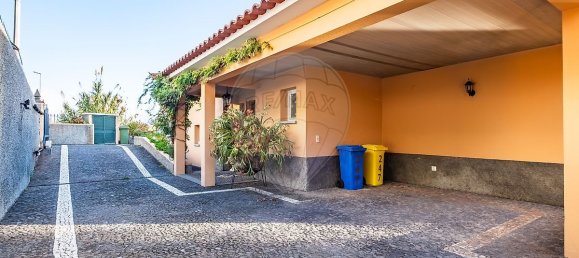 3 bedrooms House in Canico, Portugal No. 22098 11