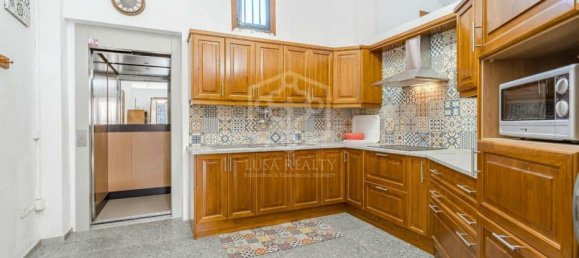 4 غرف نوم فيلا في San Cristobal de La Laguna, Spain رقم 16369 20