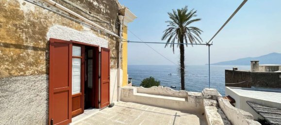 5 rooms Apartment in Santa Marina Salina, Italy No. 167100 9