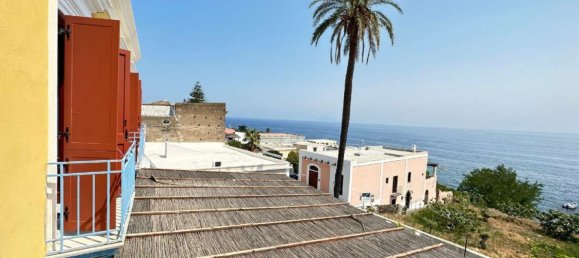 5 rooms Apartment in Santa Marina Salina, Italy No. 167100 8