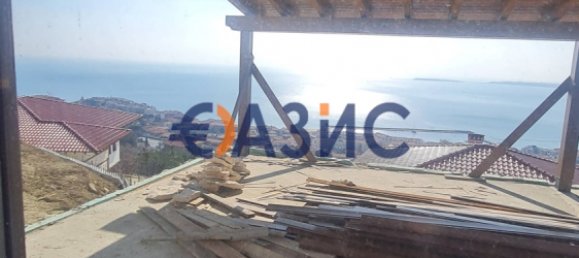 Дом с 4 спальнями в Свети-Влас, Болгария № 1004 10