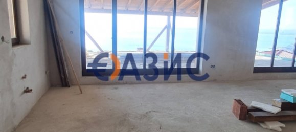 Дом с 4 спальнями в Свети-Влас, Болгария № 1004 7