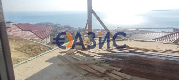 Дом с 4 спальнями в Свети-Влас, Болгария № 1004 14